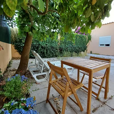 Garden House In Lägenhet Cascais